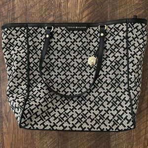Tommy Hilfiger Tote